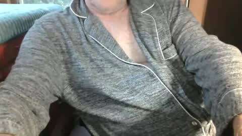 Snapshot of bendrinkin chatting on 06/23/26, 01:25 bendrinkin online show from 06/23/26, 01:25