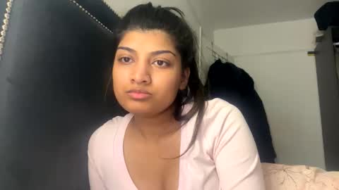 bengalibaddie7_x online show from 05/13/26, 02:20