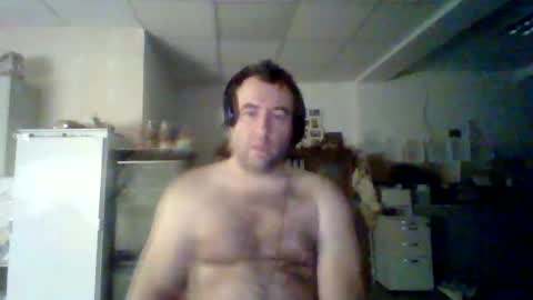 Snapshot of bengi1984 chatting on 02/19/25, 01:29 Robert  1984 online show from 02/19/25, 01:29
