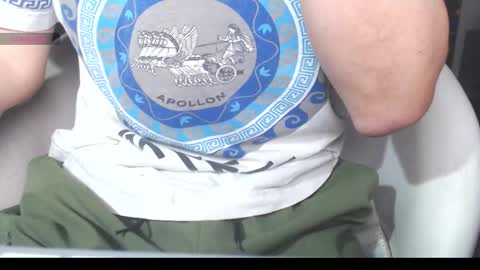 Snapshot of benijamin chatting on 01/11/26, 09:42 benijamin online show from 01/11/26, 09:42