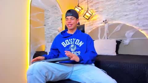 BENJAMIN online show from 10/23/25, 10:14