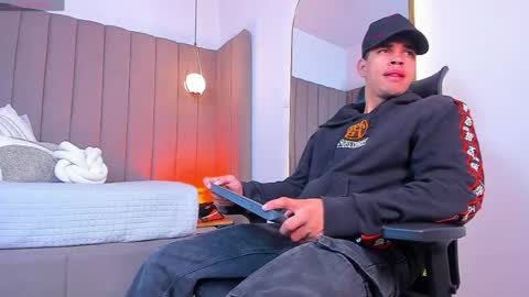BENJAMIN online show from 05/22/26, 02:51