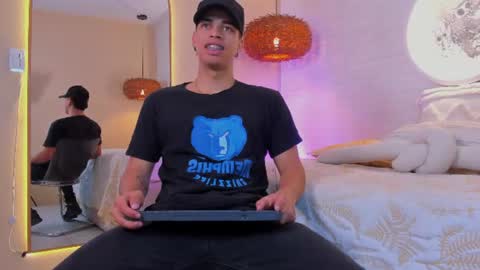 BENJAMIN online show from 06/20/26, 03:53