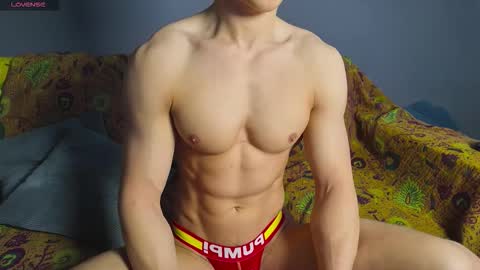 Snapshot of benjaminbond chatting on 09/15/25, 12:16 benjaminkarl02 online show from 09/15/25, 12:16