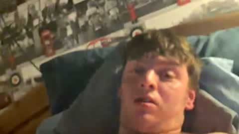 Snapshot of benji8901415164 chatting on 12/22/25, 05:32 benji8901415164 online show from 12/22/25, 05:32