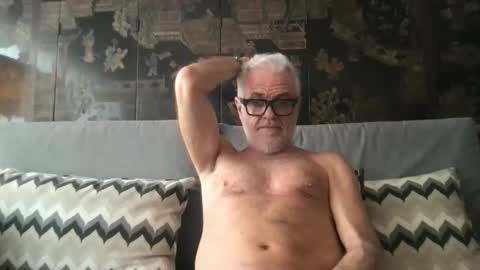 Hot Ben online show from 10/11/25, 02:26