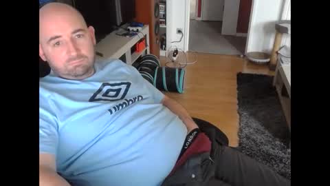 Snapshot of bennn54 chatting on 01/05/25, 09:26 Ben online show from 01/05/25, 09:26