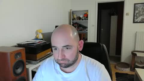 Snapshot of bennn54 chatting on 02/24/25, 06:15 Ben online show from 02/24/25, 06:15