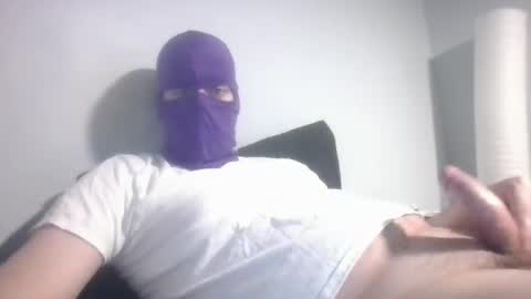 Snapshot of bennybueno chatting on 02/25/26, 04:11 bennybueno online show from 02/25/26, 04:11