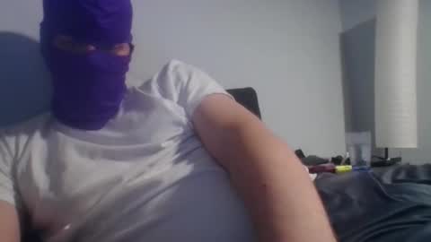 Snapshot of bennybueno chatting on 03/25/26, 03:56 bennybueno online show from 03/25/26, 03:56