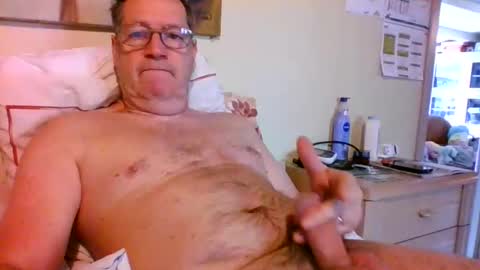Snapshot of bennybutterfly007 chatting on 04/27/26, 08:56 bennybutterfly007 online show from 04/27/26, 08:56