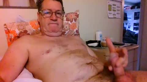 Snapshot of bennybutterfly007 chatting on 05/13/26, 08:12 bennybutterfly007 online show from 05/13/26, 08:12