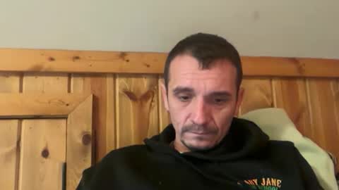 Snapshot of bennymn chatting on 04/19/26, 04:39 benny and innocentvixon online show from 04/19/26, 04:39