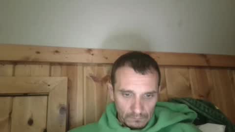 Snapshot of bennymn chatting on 05/18/26, 06:25 benny and innocentvixon online show from 05/18/26, 06:25