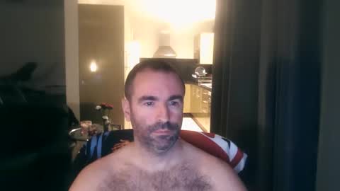 Snapshot of bensince1984_ chatting on 01/17/26, 01:21 Ben online show from 01/17/26, 01:21