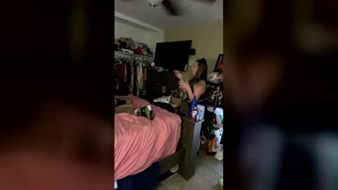 bentleyyjames007 online show from 12/21/25, 02:35