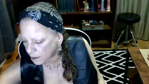 Snapshot of bentmountain chatting on 03/23/26, 12:36 DeniseDavid online show from 03/23/26, 12:36