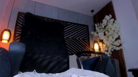 bento_fox online show from 10/10/25, 04:00