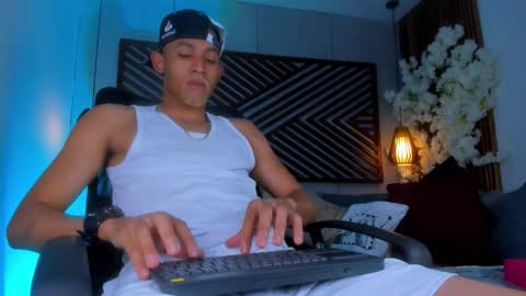 bento_fox online show from 10/21/25, 04:13