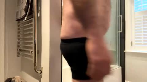 Snapshot of benz10001 chatting on 03/12/25, 11:31 benz10001 online show from 03/12/25, 11:31