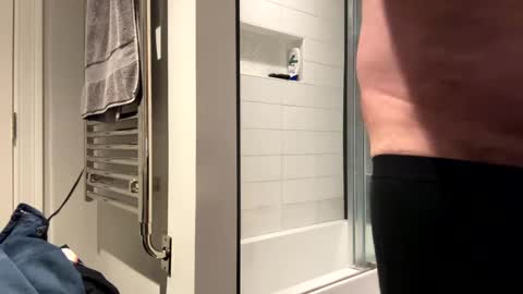 Snapshot of benz10001 chatting on 10/13/25, 02:55 benz10001 online show from 10/13/25, 02:55