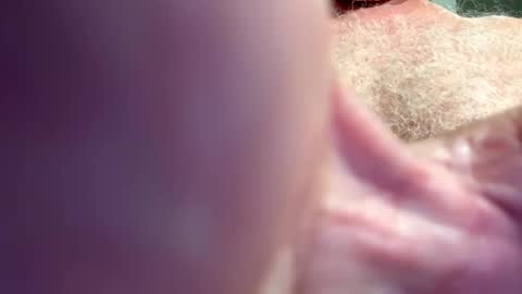 Snapshot of benz10001 chatting on 10/21/25, 05:35 benz10001 online show from 10/21/25, 05:35