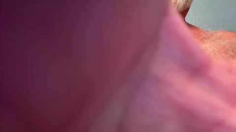 Snapshot of benz10001 chatting on 10/31/25, 04:13 benz10001 online show from 10/31/25, 04:13