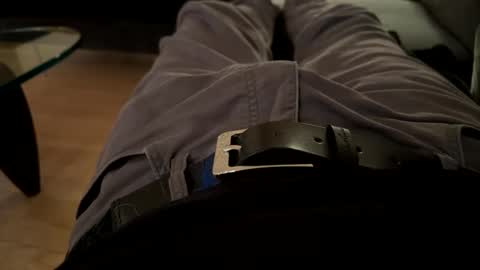 Snapshot of benz10001 chatting on 12/18/25, 01:00 benz10001 online show from 12/18/25, 01:00