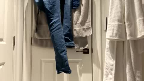 Snapshot of benz10001 chatting on 12/19/25, 09:22 benz10001 online show from 12/19/25, 09:22