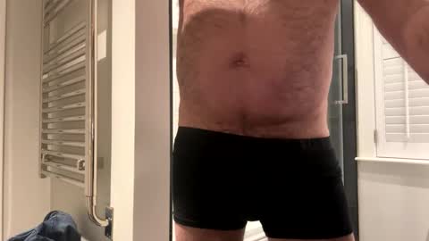 Snapshot of benz10001 chatting on 12/21/25, 03:57 benz10001 online show from 12/21/25, 03:57