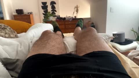 Snapshot of benz10001 chatting on 02/01/26, 01:42 benz10001 online show from 02/01/26, 01:42