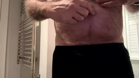 Snapshot of benz10001 chatting on 02/02/26, 04:44 benz10001 online show from 02/02/26, 04:44