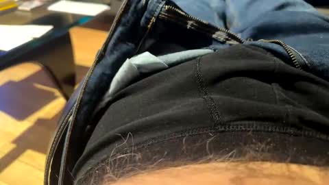 Snapshot of benz10001 chatting on 02/16/26, 04:19 benz10001 online show from 02/16/26, 04:19