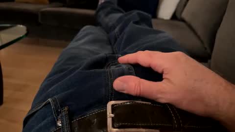 Snapshot of benz10001 chatting on 02/25/26, 01:15 benz10001 online show from 02/25/26, 01:15