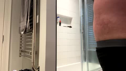 Snapshot of benz10001 chatting on 02/26/26, 12:15 benz10001 online show from 02/26/26, 12:15