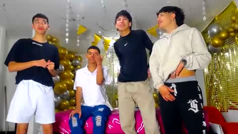 Snapshot of benz_boys chatting on 02/05/25, 12:17 benz boys online show from 02/05/25, 12:17