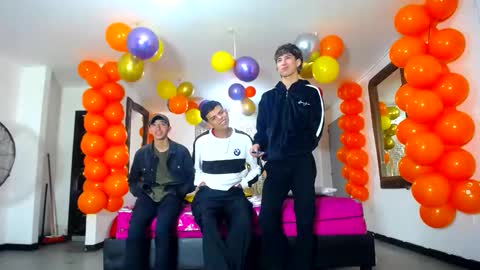 Snapshot of benz_boys chatting on 03/10/25, 12:26 benz boys online show from 03/10/25, 12:26