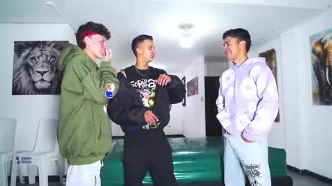 Snapshot of benz_boys chatting on 10/01/25, 12:11 benz boys online show from 10/01/25, 12:11