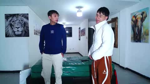 Snapshot of benz_boys chatting on 10/28/25, 11:47 benz boys online show from 10/28/25, 11:47