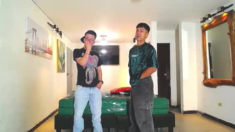 Snapshot of benz_boys chatting on 11/14/25, 11:53 benz boys online show from 11/14/25, 11:53