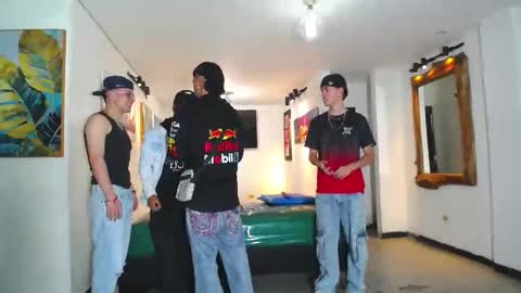 Snapshot of benz_boys chatting on 11/15/25, 12:13 benz boys online show from 11/15/25, 12:13