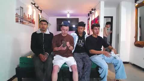 Snapshot of benz_boys chatting on 11/23/25, 11:54 benz boys online show from 11/23/25, 11:54