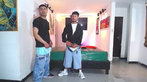 Snapshot of benz_boys chatting on 11/28/25, 10:12 benz boys online show from 11/28/25, 10:12