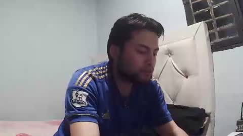 Snapshot of bermos_cs chatting on 03/29/26, 12:32 AXEL NIELS online show from 03/29/26, 12:32