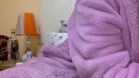 Snapshot of bermudatriangle12 chatting on 01/08/25, 05:15 tixxie online show from 01/08/25, 05:15