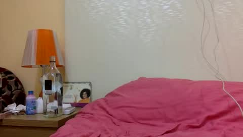 Snapshot of bermudatriangle12 chatting on 01/18/25, 02:58 tixxie online show from 01/18/25, 02:58