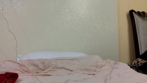 Snapshot of bermudatriangle12 chatting on 02/22/25, 05:12 tixxie online show from 02/22/25, 05:12