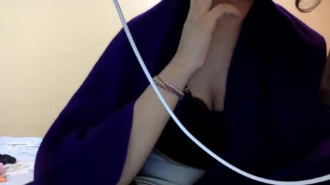 Snapshot of bermudatriangle12 chatting on 11/07/25, 12:16 tixxie online show from 11/07/25, 12:16