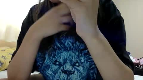 Snapshot of bermudatriangle12 chatting on 05/04/26, 10:33 tixxie online show from 05/04/26, 10:33