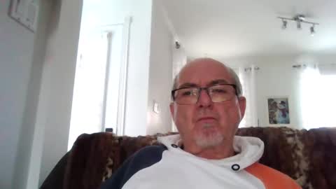 bernard1102 online show from 12/13/24, 07:21